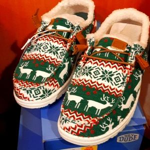 Brand New women's HEY DUDES Wendy Ugly sweater (Christmas) size 9 Green